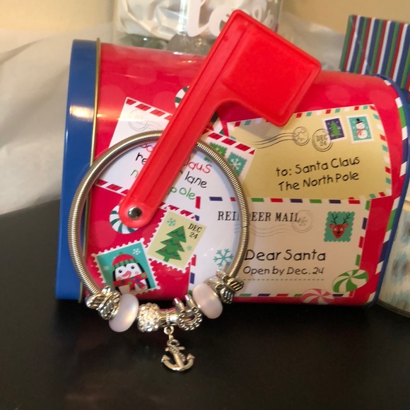 Beads& Charms Anchor Horseshoe Studs& Rhines Brac - Picture 2 of 2